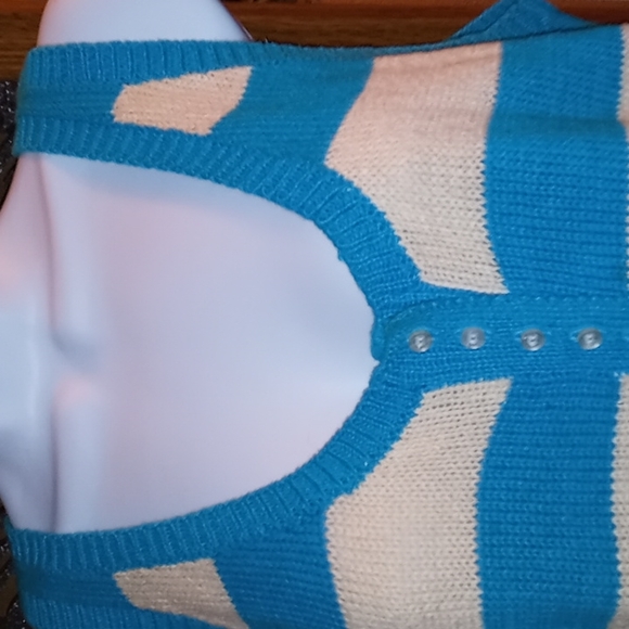 SexyVintage 80s Button DownTurquoise Blue & Cream Tank Style Sweater Crop Top 💙 - Picture 2 of 13